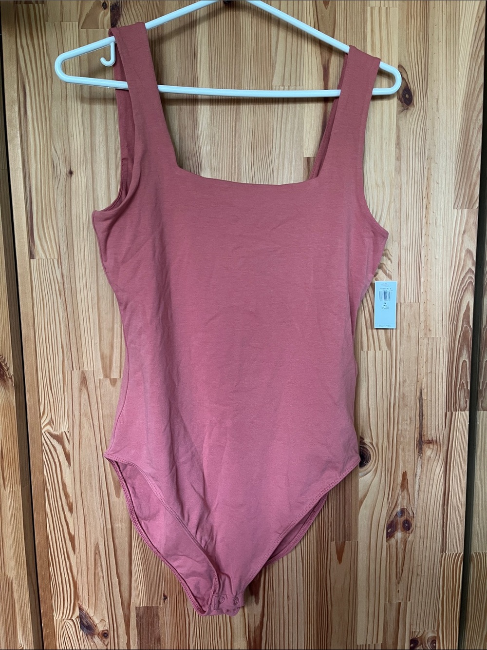 🌟 2/$10 🌟 Old Navy soft peach bodysuit (M tall)